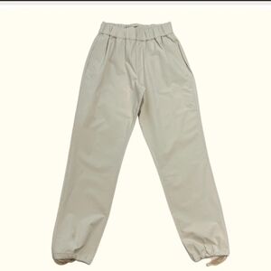 Berbeda minimal Tech pants in black